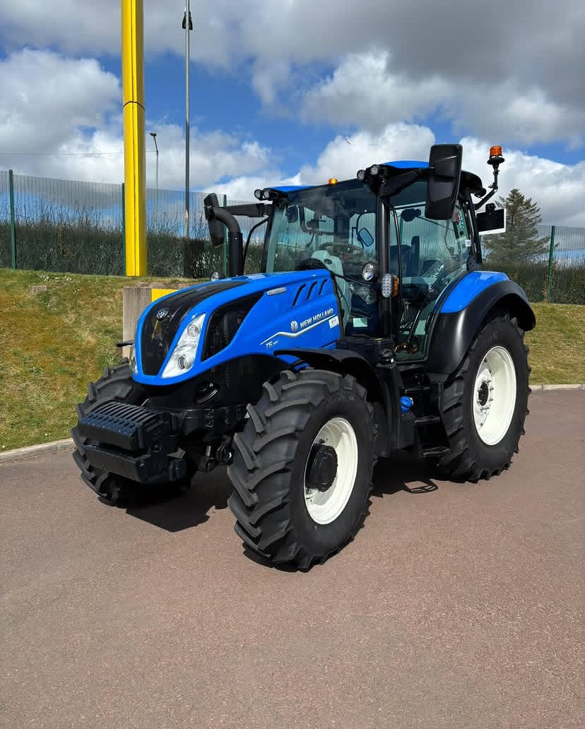 Used New holland tractor